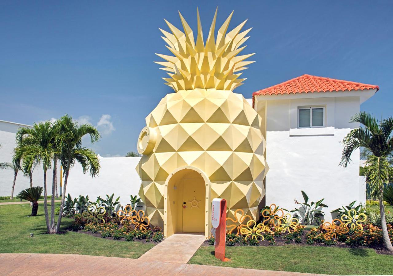 Nickelodeon Hotels & Resorts פונטה קאנה מראה חיצוני תמונה Pineapple shaped hotel room at the Grand Palladium Hotel in Cancún, Mexico