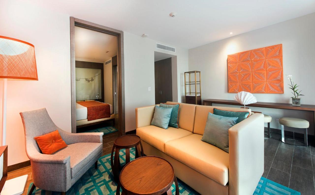 Nickelodeon Hotels & Resorts פונטה קאנה מראה חיצוני תמונה A suite at the hotel