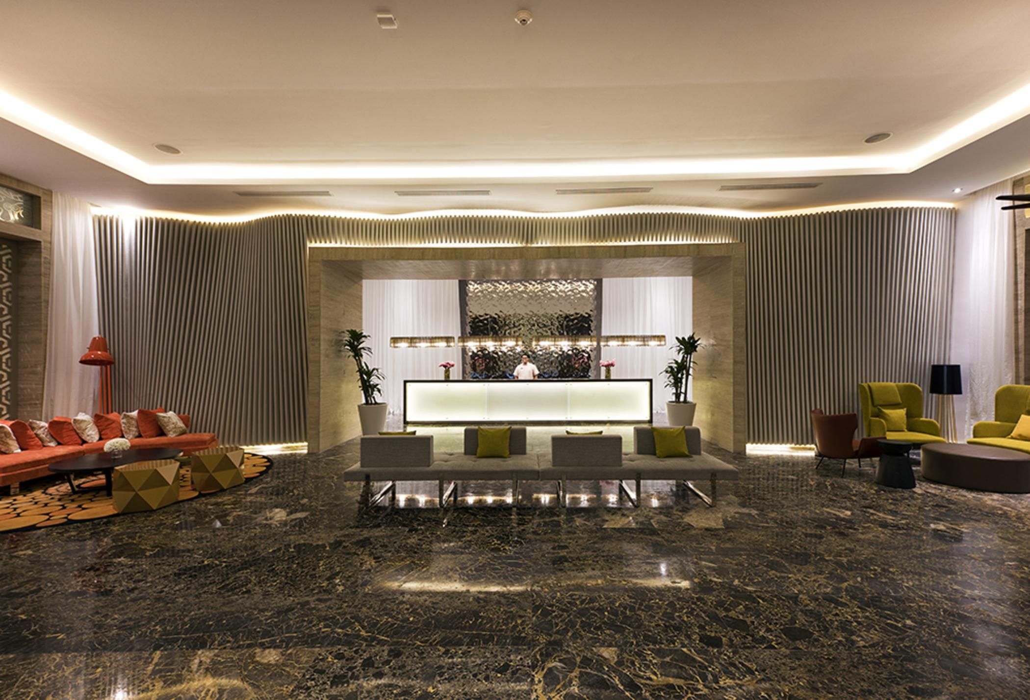 Nickelodeon Hotels & Resorts פונטה קאנה מראה חיצוני תמונה The lobby of the hotel