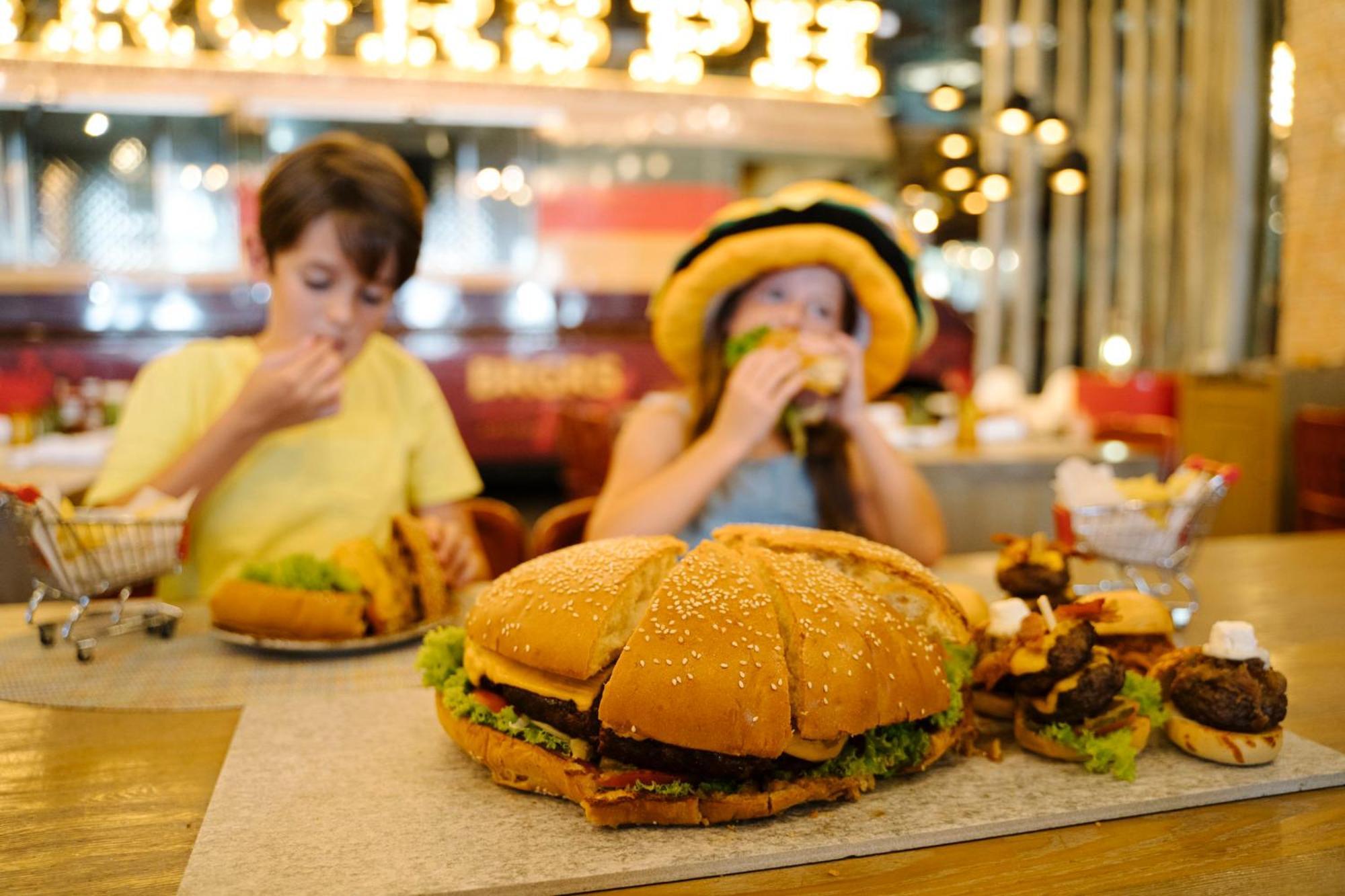 Nickelodeon Hotels & Resorts פונטה קאנה מראה חיצוני תמונה A hamburger